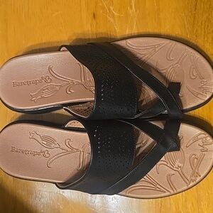BareTraps Black and Tan Sandals New No Box